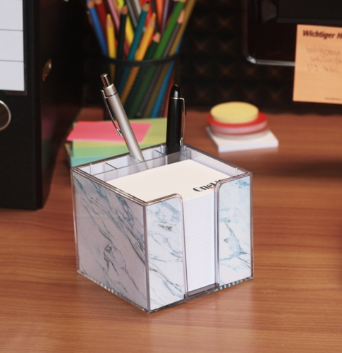 Doppelwandige Zettelbox mit Stifteköcher